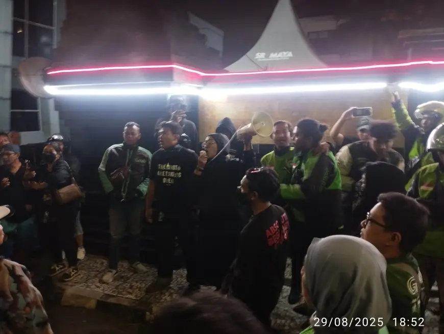 Ratusan Pengemudi Ojol dan Aktivis Gelar Aksi Solidaritas di Malang Tuntut Keadilan untuk Affan