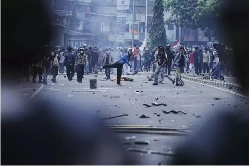 Dewan Pers Minta Aparat Lindungi Wartawan di Tengah Ricuh Demo