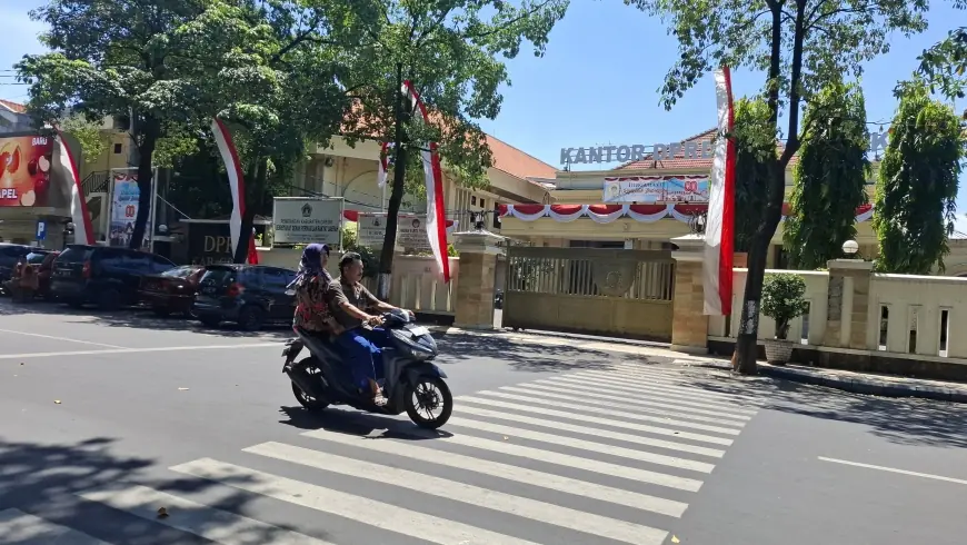 Penjagaan Ketat DPRD Gresik karena Seruan Aksi, Tak Ada Massa hingga Sore