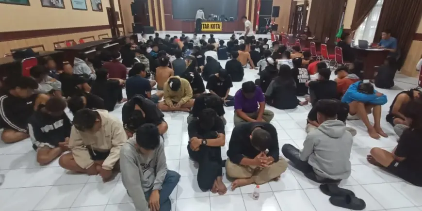 Penyerangan Mapolres Blitar Kota, 143 Orang Diamankan, Polisi Pastikan bukan Massa Demonstrasi