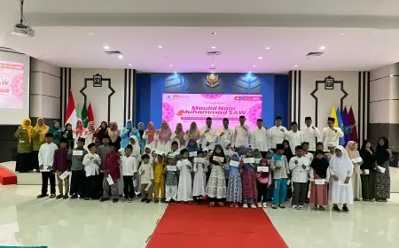 Peringati Maulid Nabi, DWP UIN KHAS Jember Istighasah Serta Santunan Anak Yatim