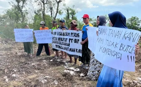 Warga Melirang Gresik Unjuk Rasa Protes Sengketa Lahan dengan PT BIP