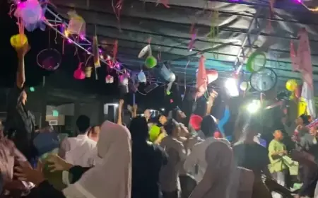 Tradisi Grebeg Maulid di Lumajang, Warga Antusias Berebut Hadiah