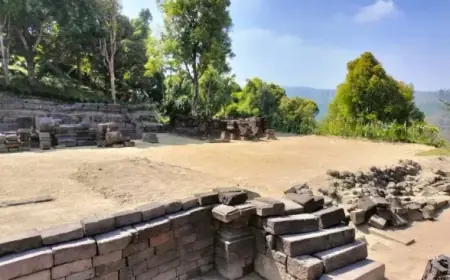 Pesona Candi Gambar Wetan di Lereng Kelud, Warisan Majapahit