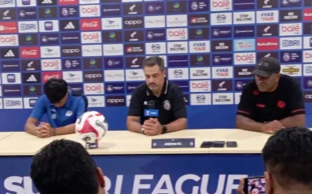 Drama VAR Warnai Kekalahan Arema FC atas Dewa United di Stadion Kanjuruhan Malang