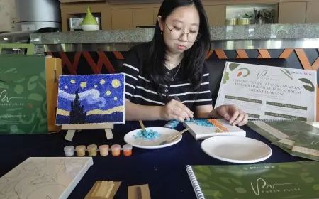 Numpuk di Percetakan, Lulusan PCU Ini Ubah Limbah Kertas Jadi Media Healing Lewat “Paper Pulse”
