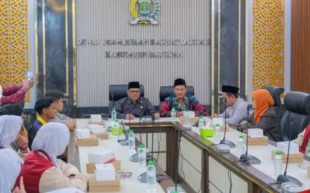 DPRD Kabupaten Pasuruan Dikunjungi Pelajar Malaysia dan Brunei Darussalam