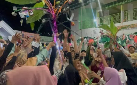 Saat Warga di Jombang Rayakan Maulid Nabi Dari Berdoa Hingga Berebut Perabot Rumah Tangga