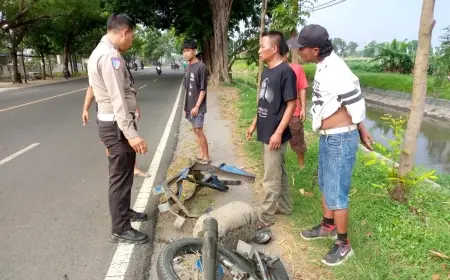 Pengendara Motor Tewas Ditabrak Truk Misterius di Jombang