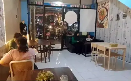 Menikmati Nasi Sambal Cakalang Telur di Kedai Milik Pemain Persebaya