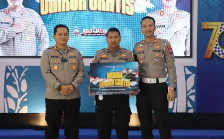 HUT ke-70 Lalu Lintas Personel Satlantas Polres Nganjuk Dapat Kado Umroh