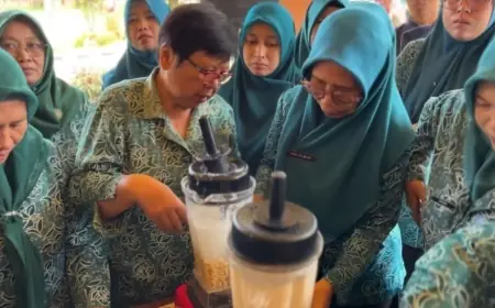 Perempuan di Mojokerto Dilatih Membuat Makanan Olahan Berprotein Tinggi