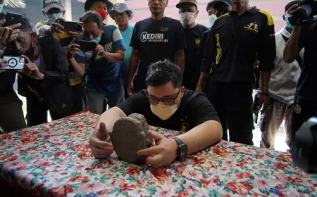 Mas Dhito Kembali Masukkan Fragmen Kepala Ganesha yang Hilang ke Museum