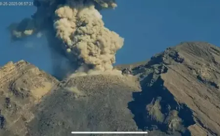 Gunung Semeru Kembali Erupsi, Warga Diminta Jauhi Radius Bahaya
