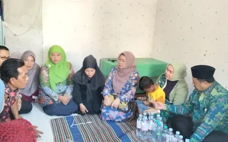 Sambangi Bocah Penderita Gizi Buruk, Bupati Jombang Berjanji Beri Pengobatan