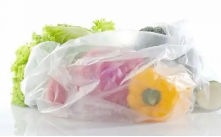 7 Makanan yang Sebaiknya Tidak Disimpan dalam Wadah Plastik