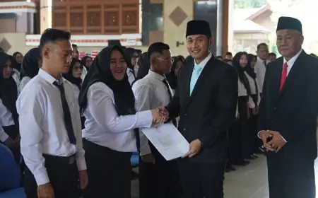 Bupati Tuban Serahkan SK PPPK Tahap 2 kepada 195 Aparatur