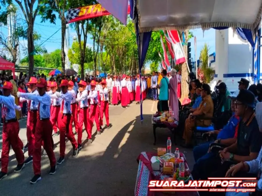 Siswa SD dan MI di Sampang Meriahkan Lomba Gerak Jalan HUT ke-80 RI