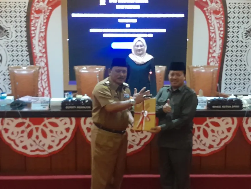 Bupati dan DPRD Nganjuk Bahas Raperda Perubahan APBD 2025
