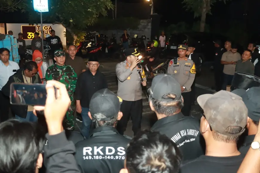 Aparat Gelar Patroli Skala Besar Pasca Kerusuhan di Blitar