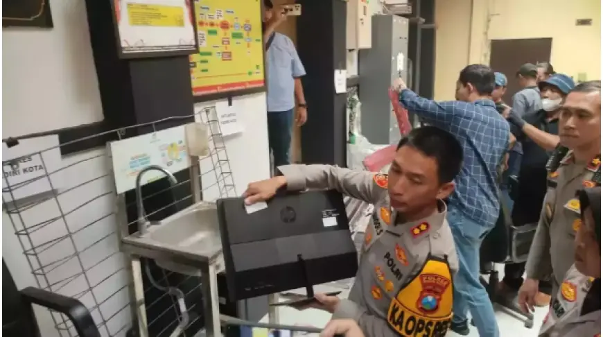 Puluhan Remaja Serahkan Barang Jarahan ke Polres Kediri Kota