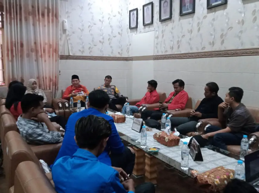 Temui DPRD, Aliansi Mahasiswa Probolinggo GMNI dan PMII Uraikan Sejumlah Tuntutan