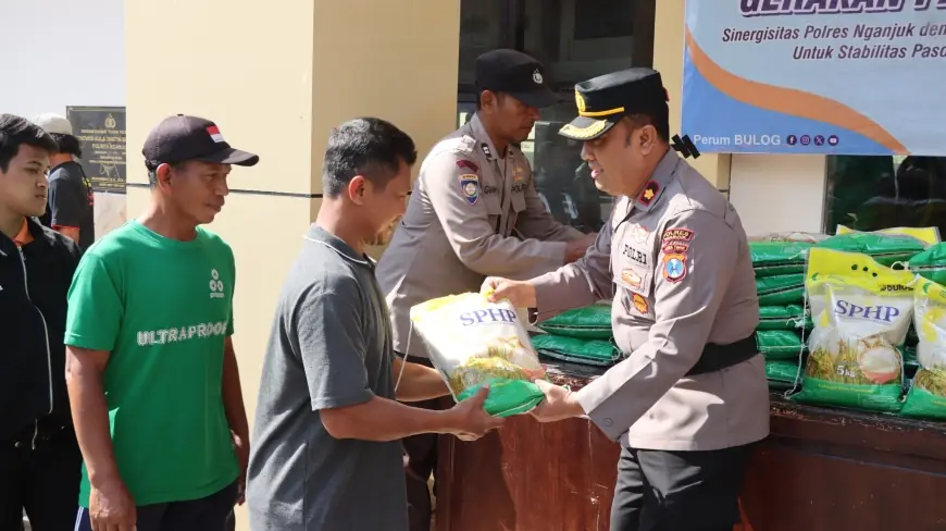 Gerakan Pangan Murah di Polres Nganjuk, 100 Paket Beras Diserbu Warga