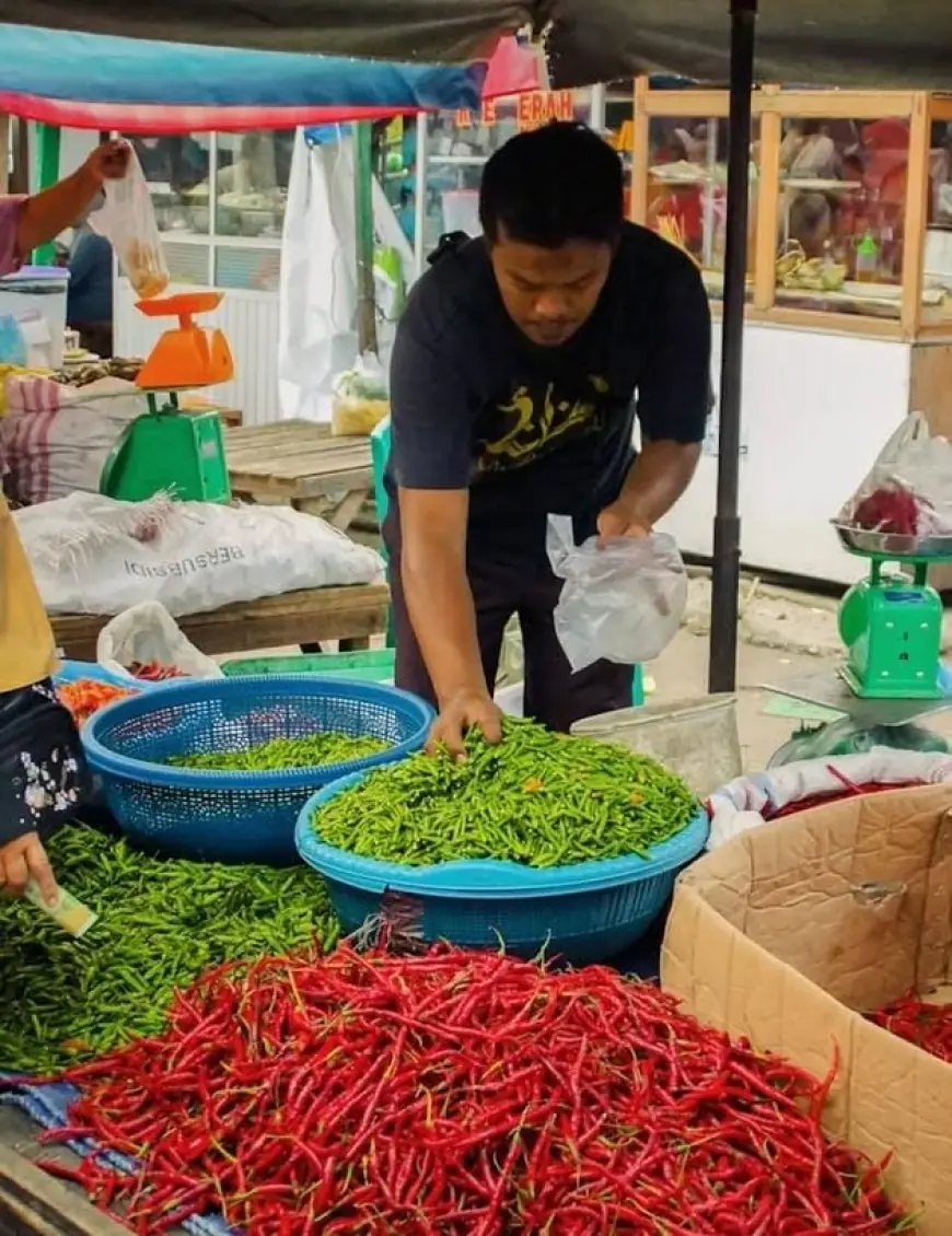 Harga Bumbu Dapur di Pasar Among Tani Turun, Permintaan Ikut Merosot