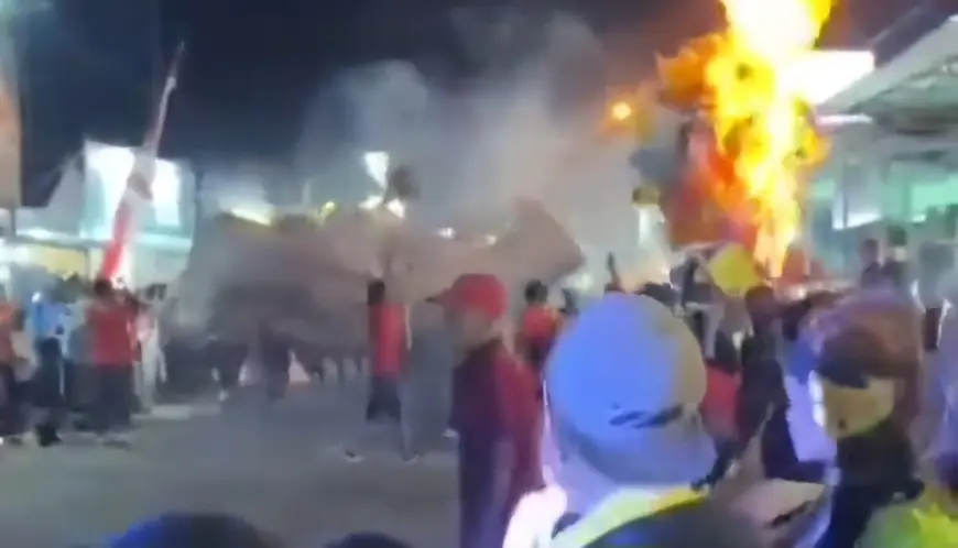 Balon Udara Terbakar saat Karnaval di Ngunut, Dua Balita Terluka
