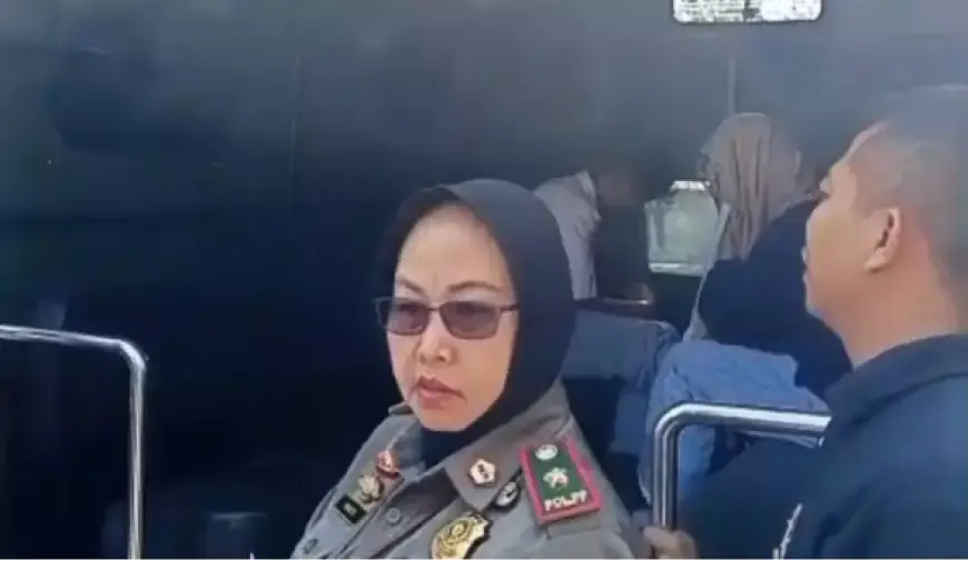Terekam Video Ponsel, Remaja Diduga Mesum di Parkiran Masjid Diangkut Satpol PP Madiun