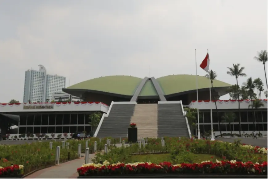 Mengapa Atap Gedung DPR Melengkung? Ini Sejarah dan Filosofinya