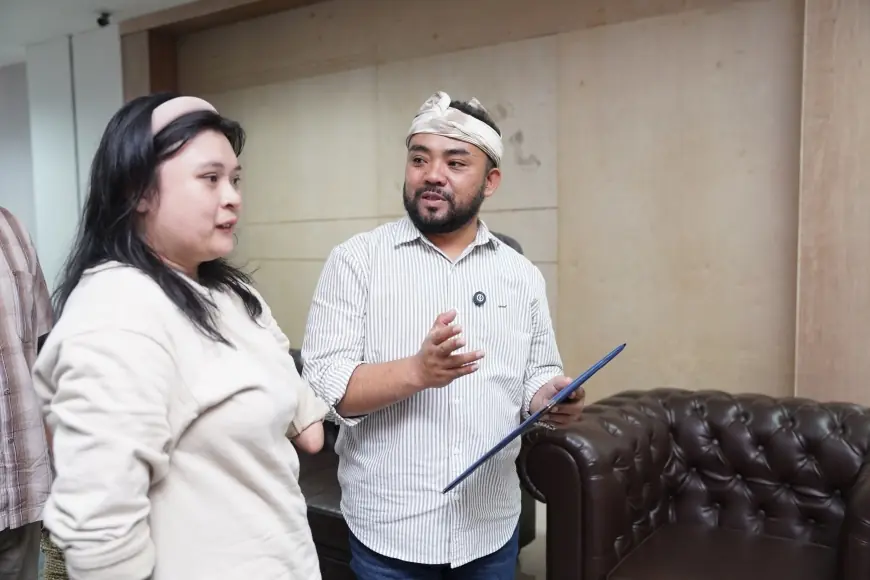 Pemkot Batu Lunasi Tunggakan, Lily Penyandang Disabilitas Bisa Genggam Ijazahnya Lagi