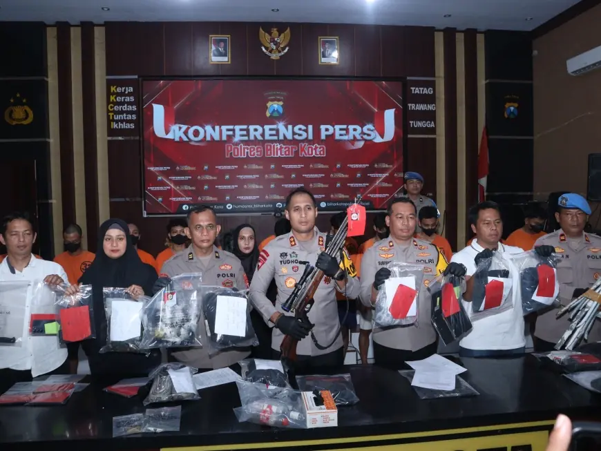 Senapan Angin Hingga Bom Bondet Jadi Senjata Pelaku Penyerangan Mako Polres Blitar Kota