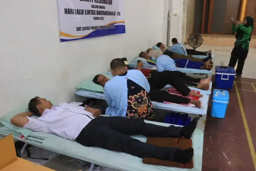 HUT ke-70 Lantas, Polres Probolinggo Kota Gandeng Ojol dan PMI Gelar Aksi Donor Darah