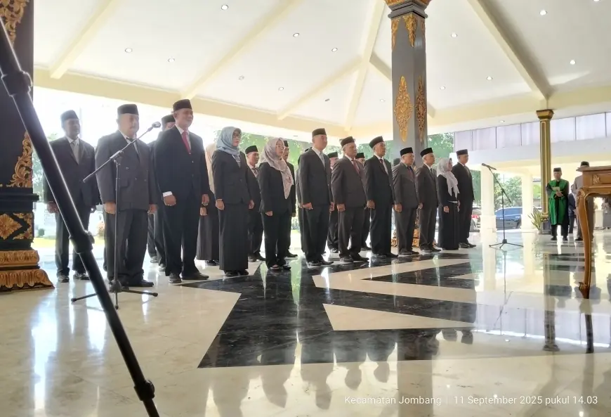 Mutasi Perdana 25 Pejabat di Jombang Diwarnai Kritik dan Tuduhan Motif Politik