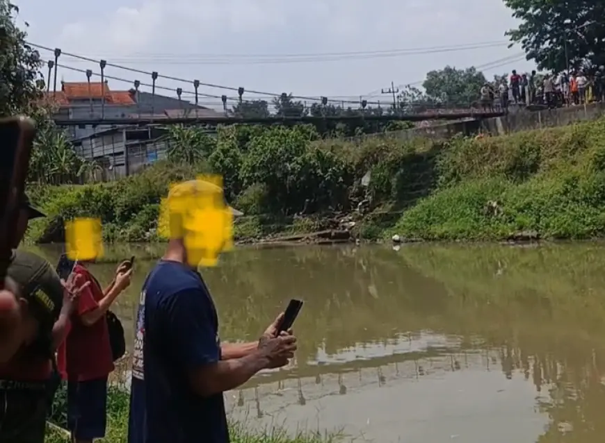 Penemuan Mayat Manusia Mengapung di Sungai Gegerkan Warga Jombang