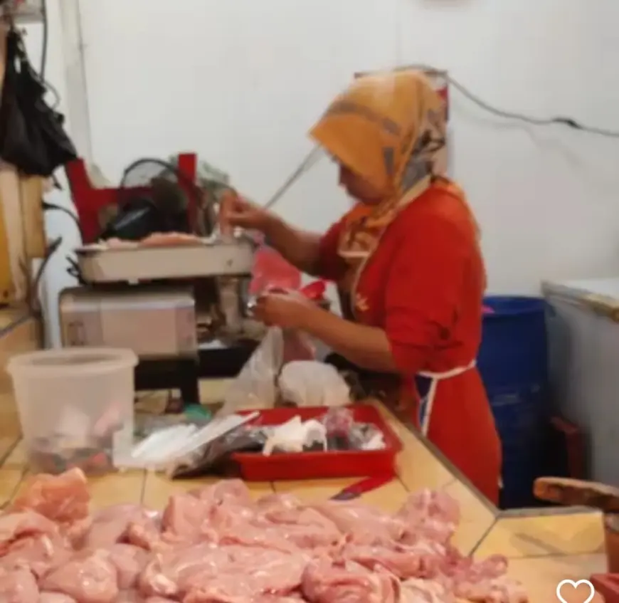 Harga Daging Ayam Tembus Rp39 Ribu di Pasar Induk Among Tani Kota Batu