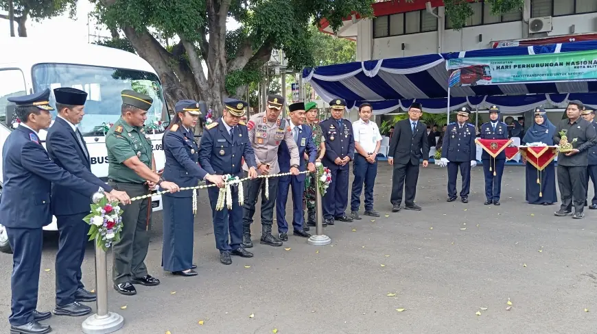 Peringati Hari Perhubungan Nasional, Wali Kota Blitar Launching Angkutan Sekolah Gratis