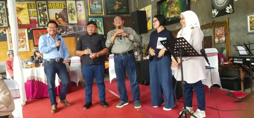Tembang Kenangan Hangatkan Reuni Alumni FH UNEJ ’76 di Tuban