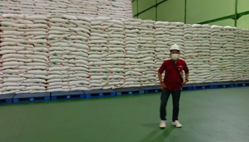 Ribuan Ton Gula Menumpuk di Mojokerto, Akibat Gula Impor?