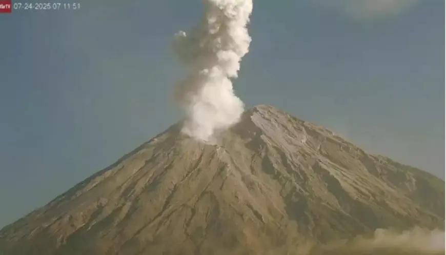 Gunung Semeru Erupsi Empat Kali Senin Pagi, PVMBG Ingatkan Warga Tetap Waspada