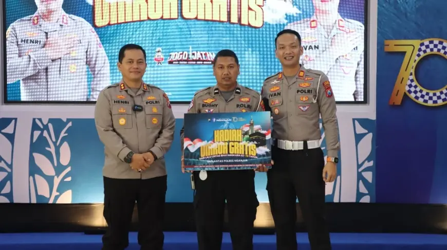 HUT ke-70 Lalu Lintas Personel Satlantas Polres Nganjuk Dapat Kado Umroh
