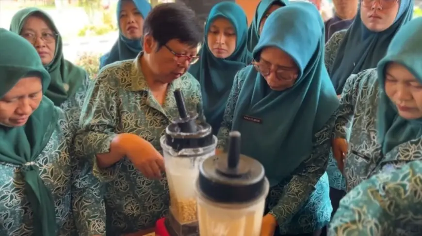 Perempuan di Mojokerto Dilatih Membuat Makanan Olahan Berprotein Tinggi