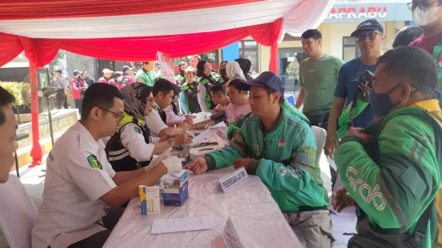 Seratusan Driver Ojol Jalani Pemeriksaan Kesehatan Gratis di Polres Tulungagung