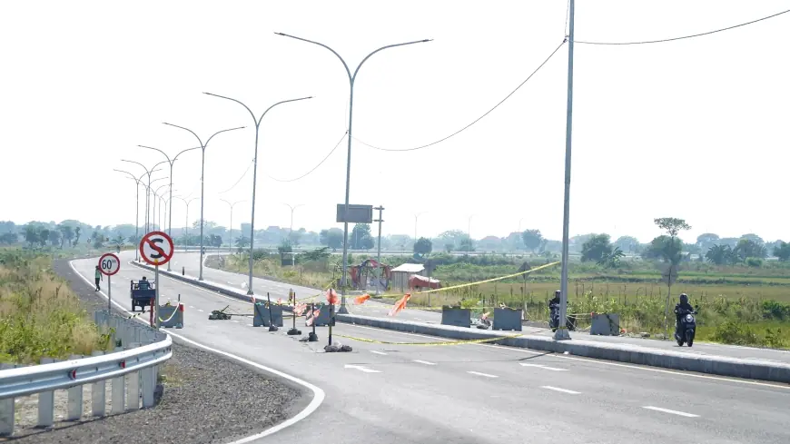 Dua Traffic Light Baru Dibangun di Jalur Lingkar Utara Lamongan