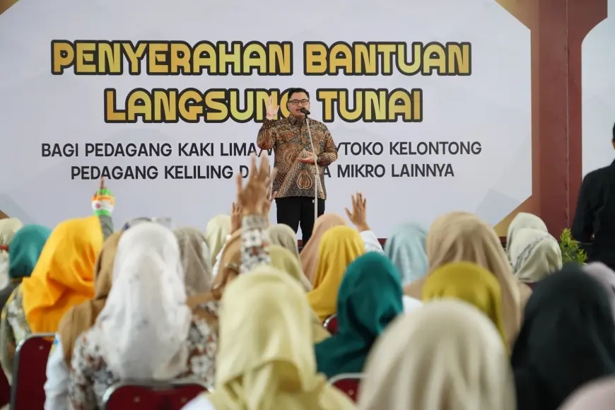 Ratusan Guru Non ASN di Kediri Terima Bantuan Modal Usaha dari Mas Dhito