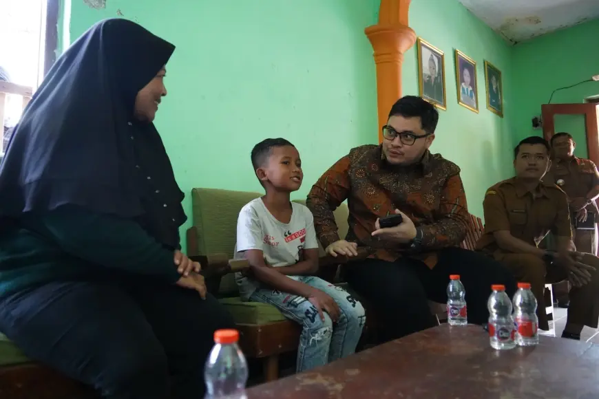 Belum Sekolah dan Tak Miliki Akta Lahir, Mas Dhito Cukupi Kebutuhan Pendidikan Restu