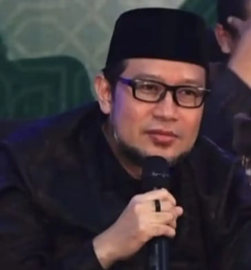 Gus Maksum Ulama Karismatik Langitan Dukung  Menku Purbaya Perkuat Ekonomi Nasional