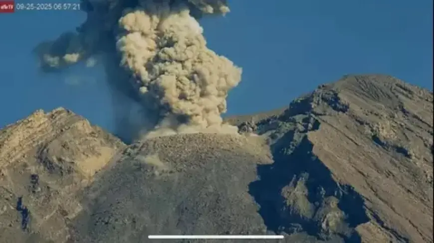 Gunung Semeru Kembali Erupsi, Warga Diminta Jauhi Radius Bahaya