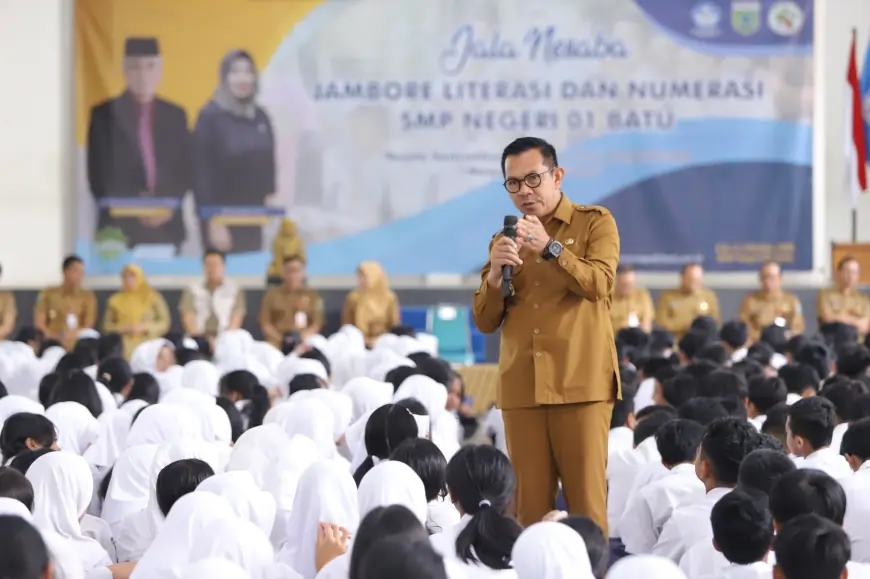 Wali Kota Batu Tegaskan Guru Tak Boleh Paksakan Siswa Konsumsi MBG Tak Layak